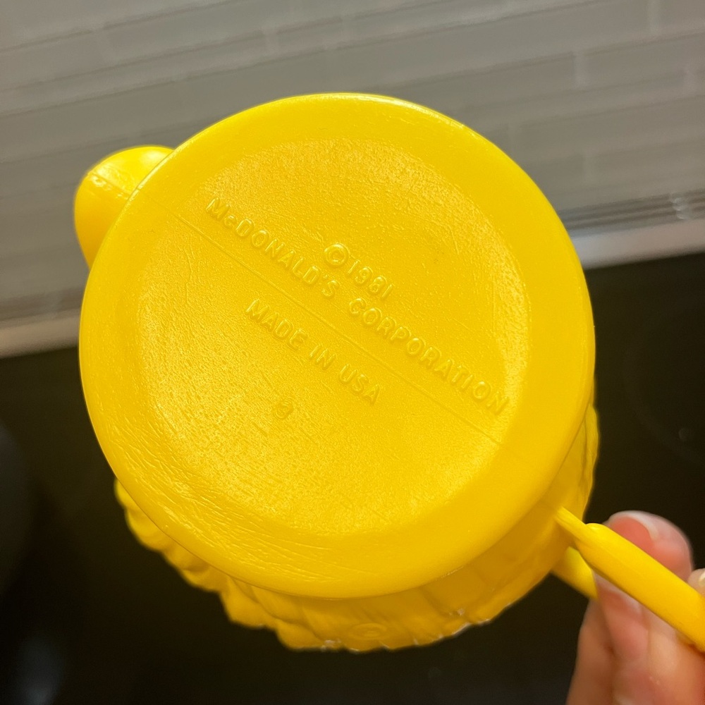McDonald’s vintage Ronald 1981 cup - Picture 3 of 3